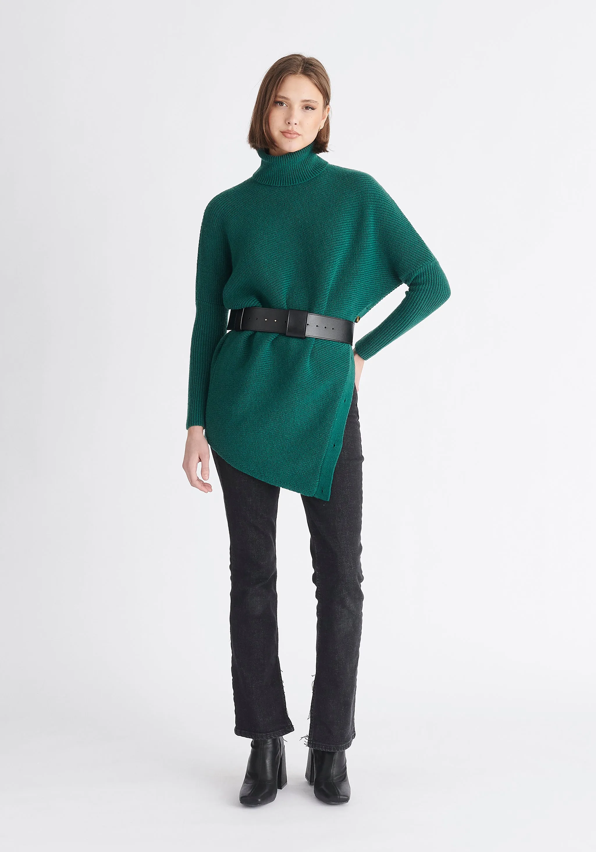 Asymmetric Button Slit Jumper