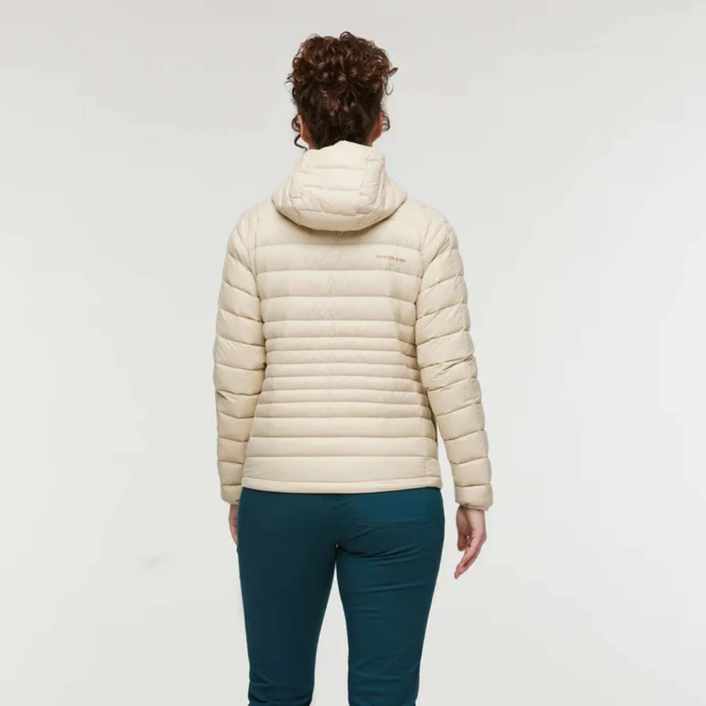 Cotopaxi Women&#x27;s Fuego Down Hooded Jacket Cotopaxi Cream | Buy Cotopaxi Women&#x27;s Fuego Down Hooded Jacket Cotopaxi Cream here | Outnorth