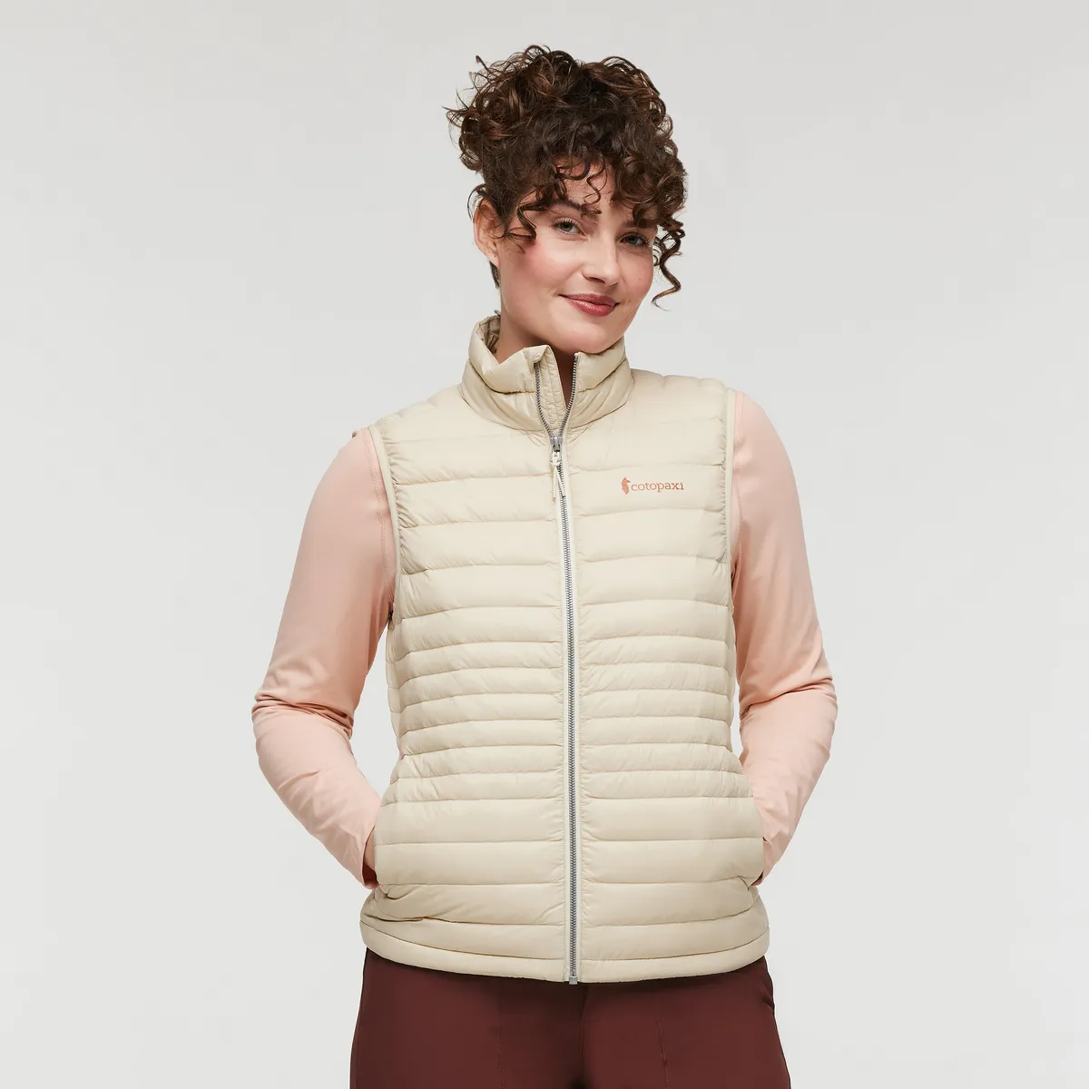 Cotopaxi Women&#x27;s Fuego Down Vest Cotopaxi Cream | Buy Cotopaxi Women&#x27;s Fuego Down Vest Cotopaxi Cream here | Outnorth