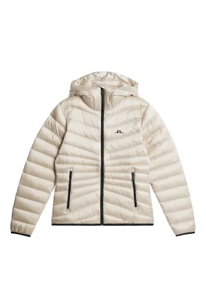 J.Lindeberg Women&#x27;s Lara Light Down Hood Moonbeam | Buy J.Lindeberg Women&#x27;s Lara Light Down Hood Moonbeam here | Outnorth