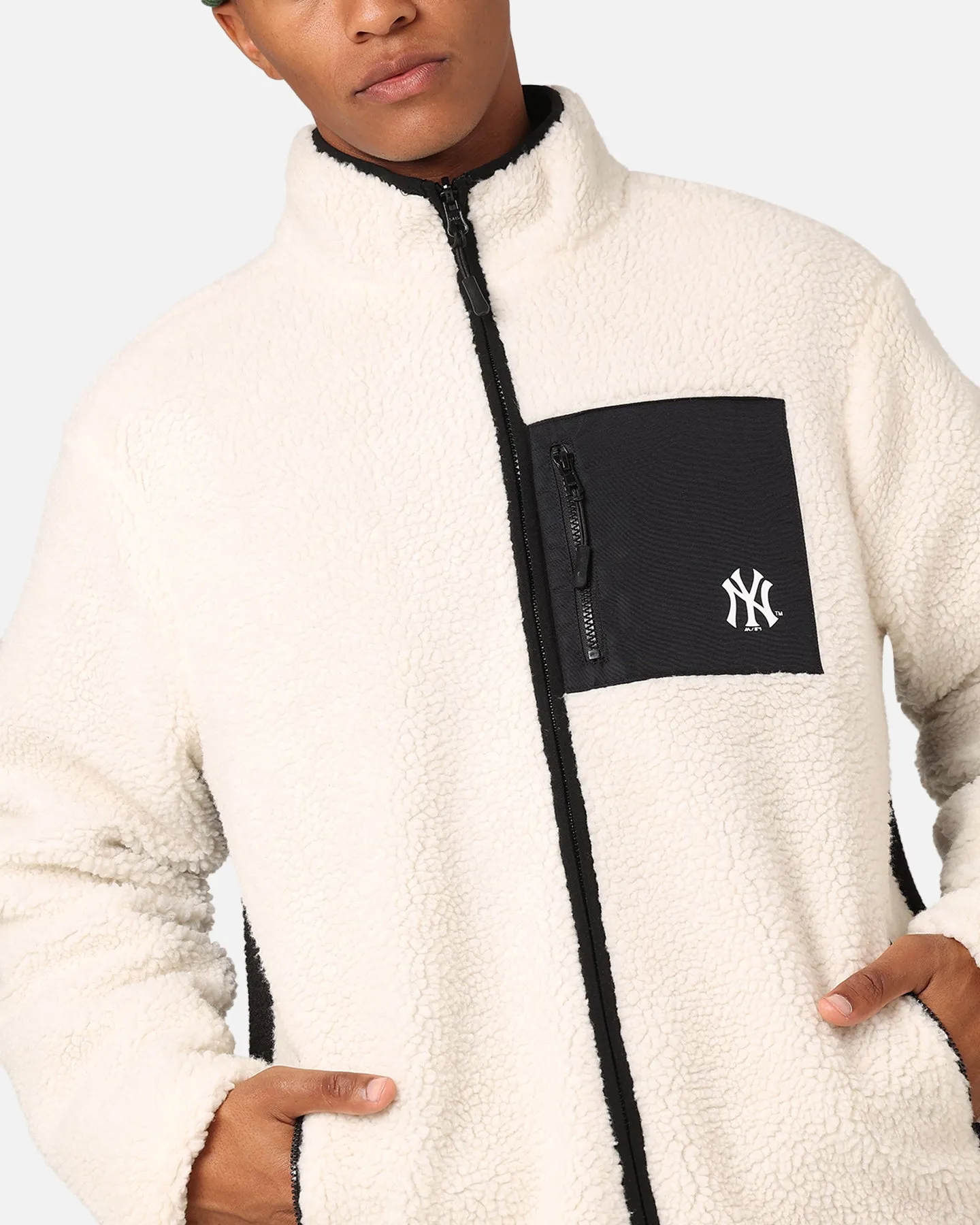 Majestic Athletic New York Yankees Sherpa Jacket Vintage White