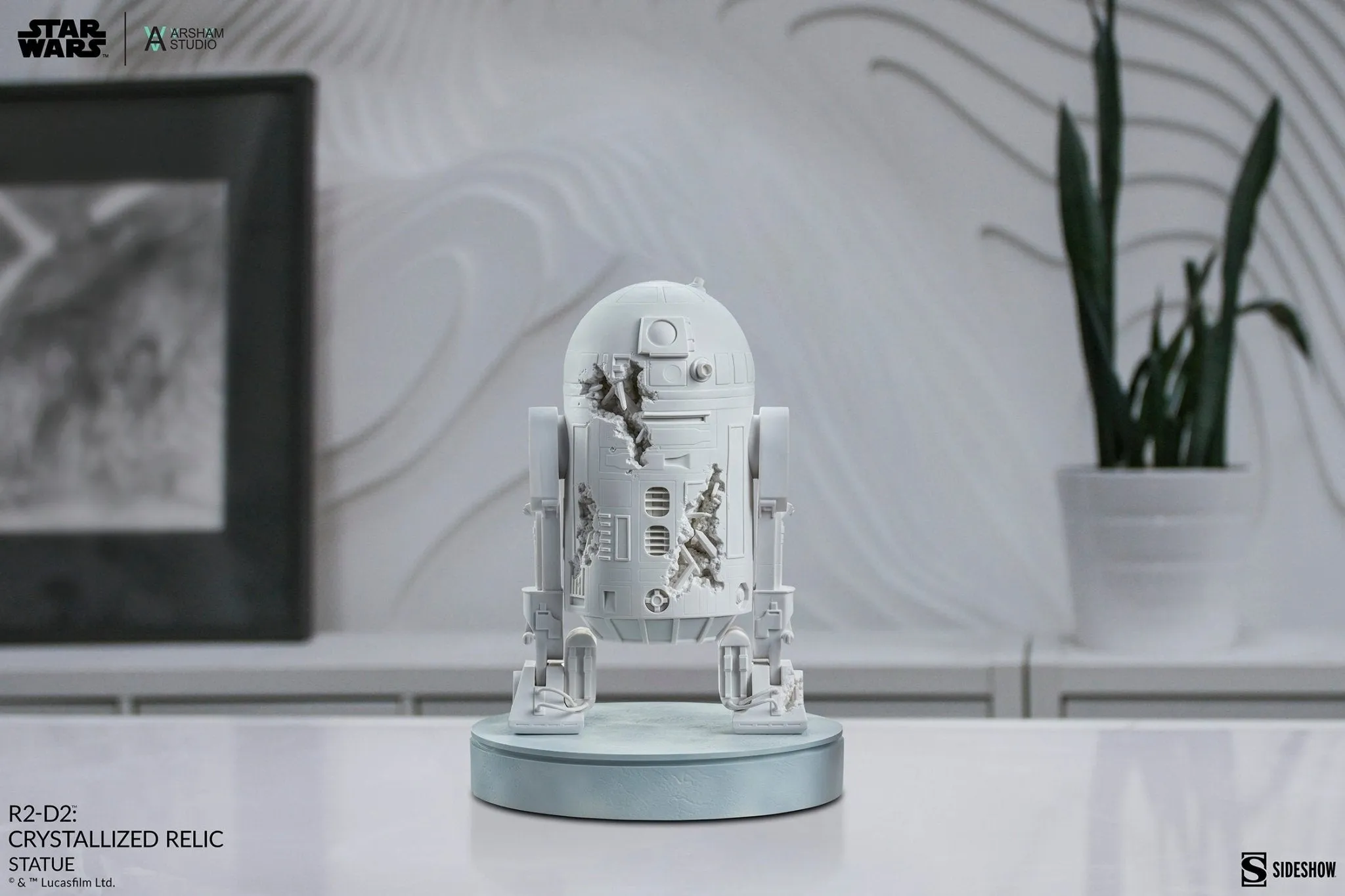 PRE-ORDER: Sideshow Collectibles Star Wars R2-D2: Crystallized Relic Statue